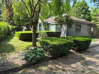31 Mathews Dr, Wayland, MA 01778