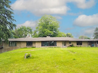 2 Skillman Ln, Saint Paul, MN 55127