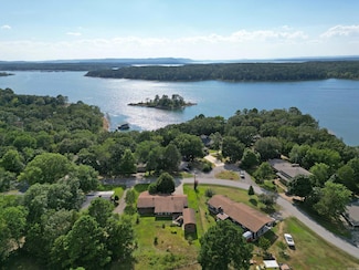 1721 Lakeshore Dr, Heber Springs, AR 72543
