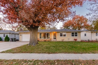 3024 W 9th St, Waterloo, IA 50702