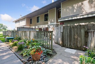 1320 Wagon Wheel Rd, Hopkins, MN 55343