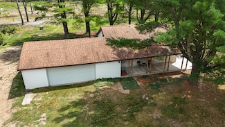 12504 N Pine Ave, Paris, MI 49338