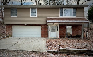 31 Hawthorn Ln, Chester, WV 26034