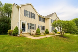 61 White Tail Ln, Wallingford, CT 06492