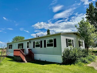 15373 Shawn St, Thief River Falls, MN 56701