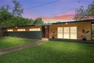 333 W Prairie Ave, Eagle Lake, TX 77434