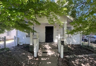 147 S G St, Lakeview, OR 97630