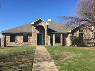 725 Rawlins Dr, Lancaster, TX 75146