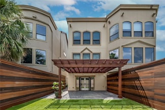 2807 Chartres St, Houston, TX 77004