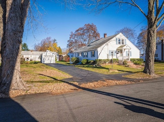 11 Roosevelt Ave, Dover, NH 03820