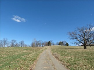 2519 Speckled Dr, East Petersburg, PA 17520