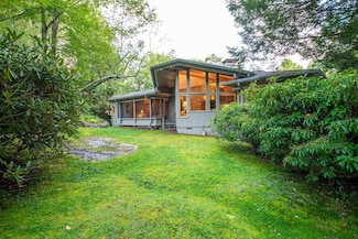 518 Country Club Dr, Highlands, NC 28741