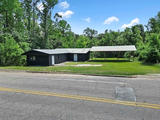 977 Lincoln Dr, Chattahoochee, FL 32324