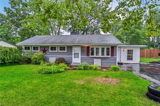 22 Hilltop Dr, Le Roy, NY 14482