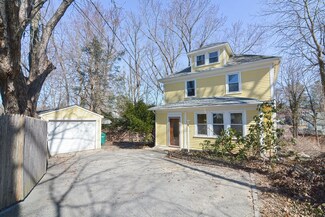 1 N Main St, North Easton, MA 02356