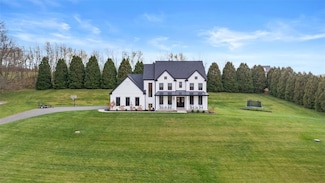 212 Watters Station Rd, Evans City, PA 16033