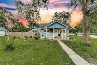 302 N 6th St, Sterling, KS 67579