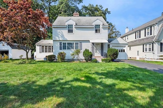 962 Hall St, Manchester, NH 03104