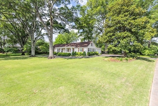 241 Greenway Rd, Memphis, TN 38117