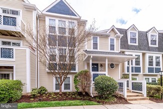 12904B Grays Pointe Rd, Fairfax, VA 22033