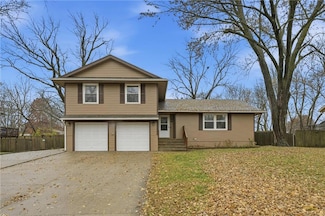 11018 N Kenwood Ave, Kansas City, MO 64155