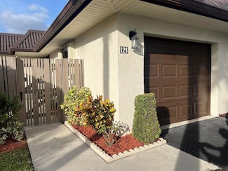 121 Lake Paula Dr, West Palm Beach, FL 33411