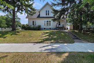 724 E Ludington Ave, Ludington, MI 49431