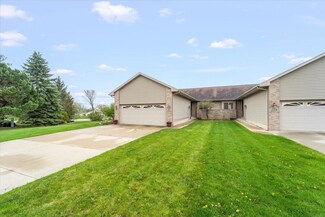 1712 Erik Rd, Cedar Falls, IA 50613