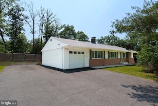 10699 Harding Rd, Laurel, MD 20723