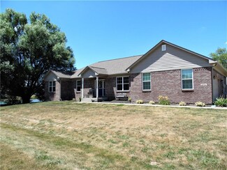 5026 W Stonehaven Ln, New Palestine, IN 46163