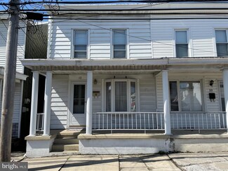12 S Nicholas St, Saint Clair, PA 17970
