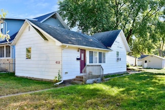 613 E King St, Winona, MN 55987