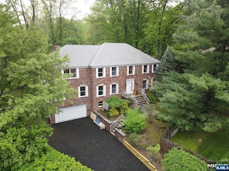 70 Johnson Ct, Closter, NJ 07624