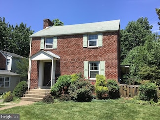 110 S Woodrow St, Arlington, VA 22204