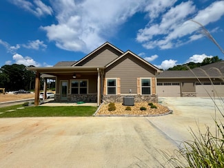 52 Maddox Ln, Chatsworth, GA 30705
