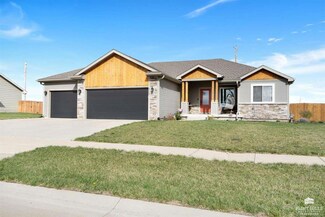 9713 Lavender Ln, Manhattan, KS 66502