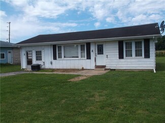 96 Elm St, Medora, IN 47260