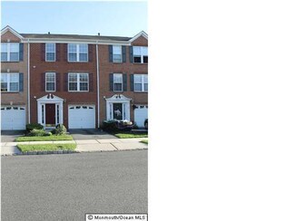 33 Saxton Rd, Farmingdale, NJ 07727
