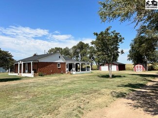 602 W 1st St, Iuka, KS 67066