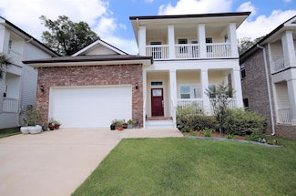 403 Hideaway Ln, Niceville, FL 32578