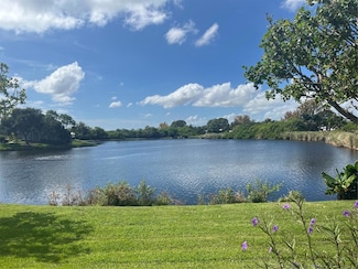 540 Somerhill Dr NE, Saint Petersburg, FL 33716