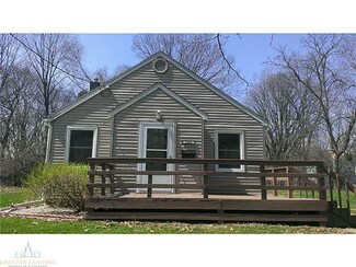 1240 S Clemens Ave, Lansing, MI 48912