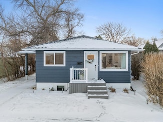 1118 6th Ave NE, Minot, ND 58703