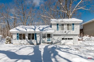 13915 Taft Rd, Spring Lake, MI 49456
