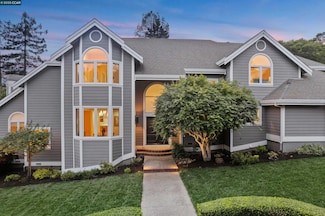 5 Pine Tree Ln, Orinda, CA 94563