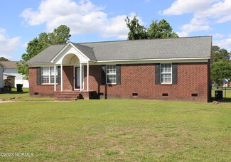 1003 Pamela Dr, Kinston, NC 28504