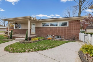 22548 Spitzley St, Clinton Township, MI 48035