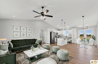 1924 Glover Rd, Glasgow, KY 42141