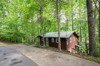 328 Forest Lake Rd, Robbinsville, NC 28771