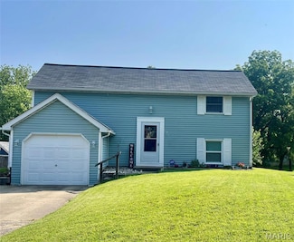 121 Walnut Ridge Dr, Bethalto, IL 62010